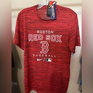 Men’s Small Nike Boston RedSox Athletic T NWT